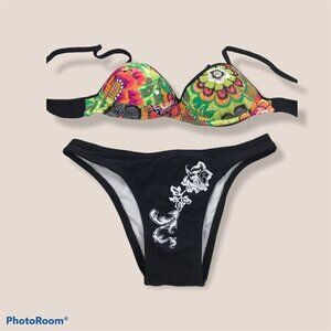 Recco Size Small Brazilian Floral Top & Black with White Stitching Bottom. New